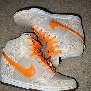 Nike women’s dunk sky high wedge sneaker